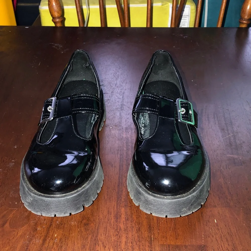 🎃 Vintage 90s Rouge! Platform with Buckle Shoes
